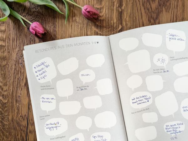 Baby Tagebuch für Mädchen und Jungen, zeitloses Design Design, weiß rosa