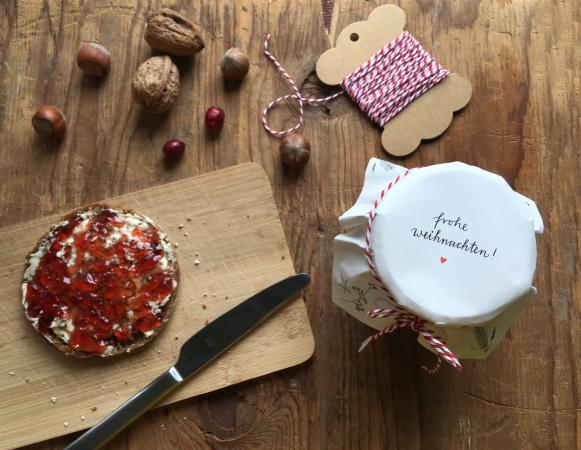 Marmeladendeckchen für Weihnachten & Weihnachtsgeschenke im Kalligrafie Design Weiß