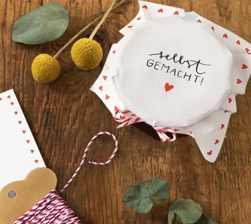 Marmeladendeckchen für Dankeschön Gastgeschenke im Herzchen Design, Weiß Rot